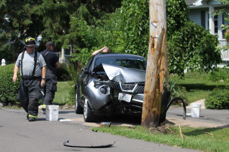 Crash Closes Geneva Street