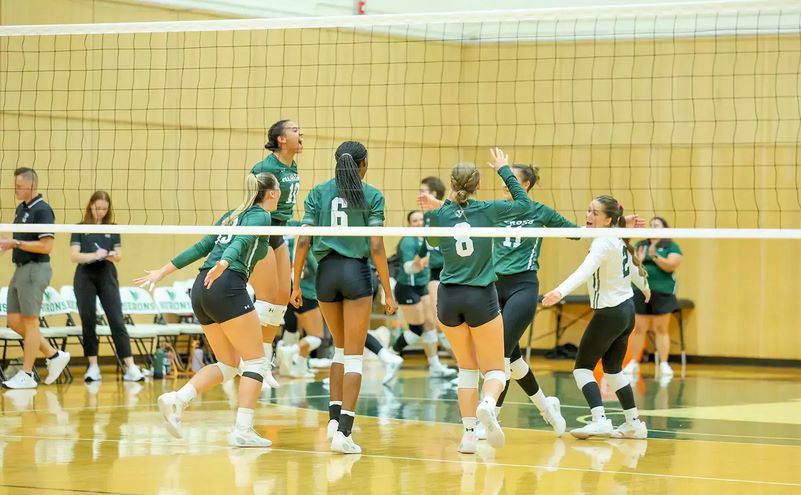 William Smith Volleyball Team Extends Win Streak to Six