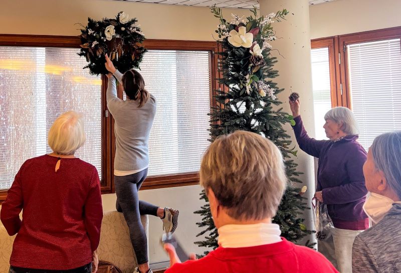 Ithaca Garden Club Brings Holiday Spirit to Cayuga Medical Center