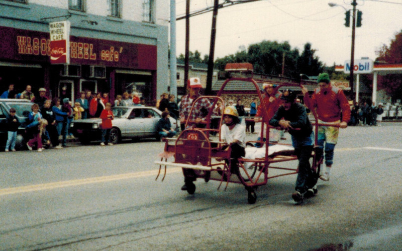 Dundee Day Returns Saturday with Yard Sales and Bed Races