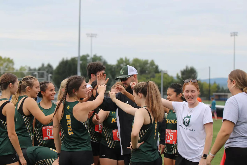 Keuka Women’s Cross Country Finishes Third Overall at Bridgeman Invitational