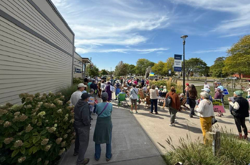 Nearly 200 Rally in Geneva for Climate Action on “Sun Day”