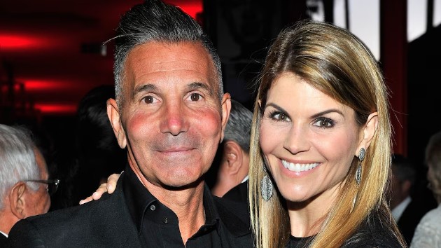 Actress Lori Loughlin, Mossimo Giannulli separate after nearly 28 years of marriage